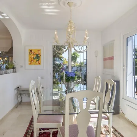 Saga Villa *